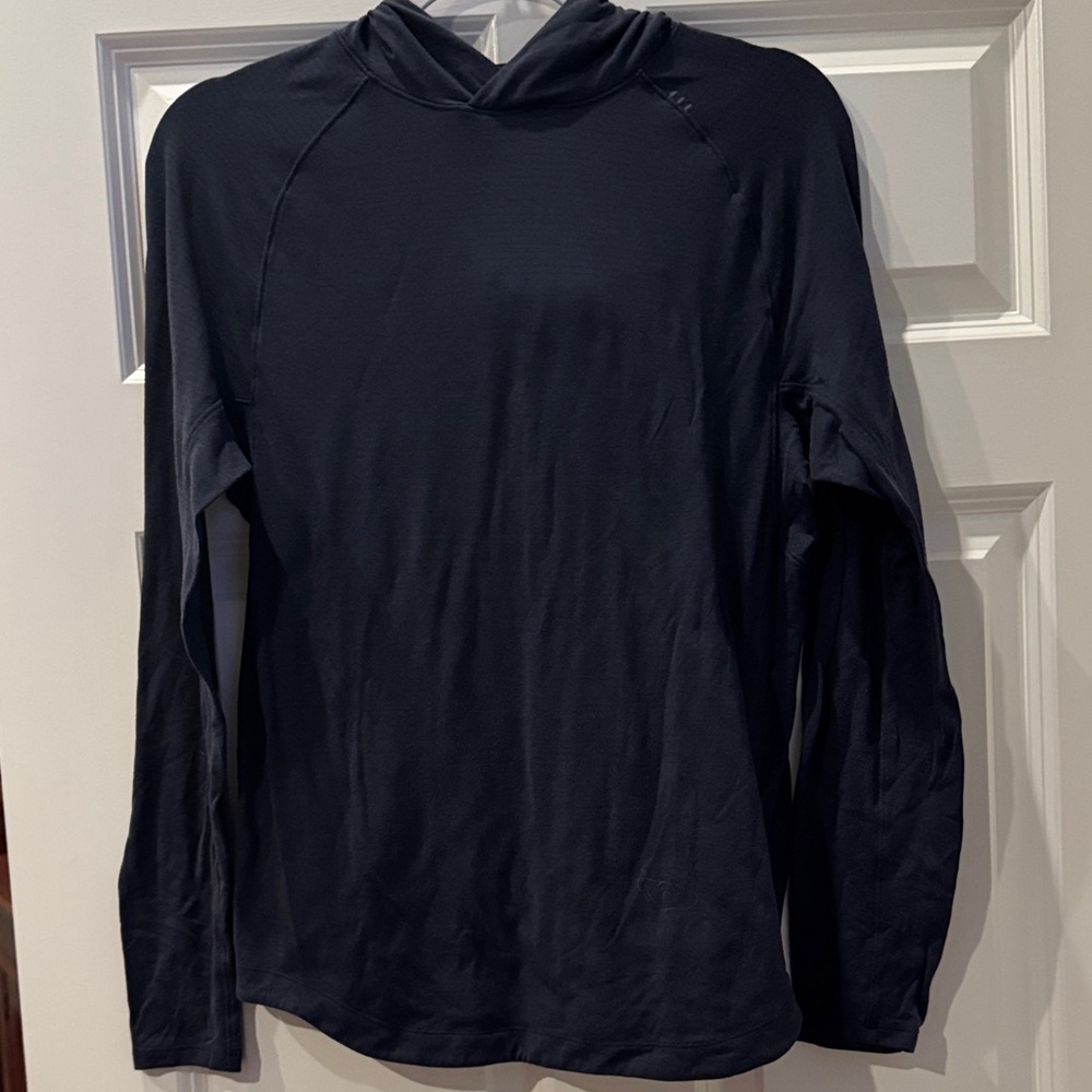 lululemon Men's Navy Blue License to Train Lightweight Hooded Long Sleeve Shirt